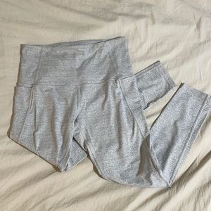 gray cropped Lorna Jane leggings